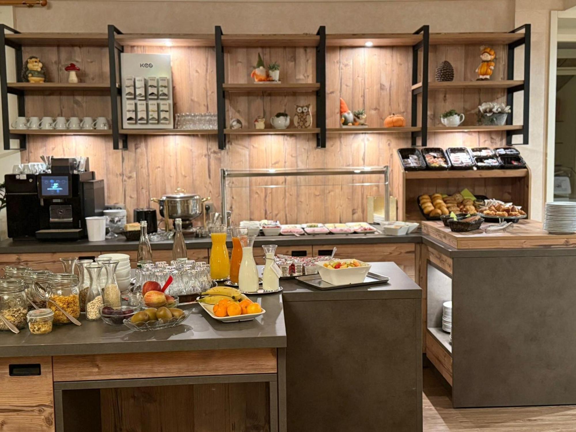 Hotel Cafe Adler 24H Self Check In Triberg im Schwarzwald Eksteriør bilde